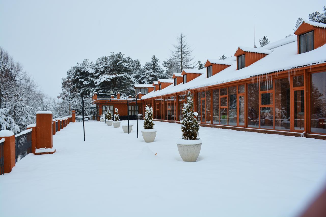 Hospedium Hostal Almanzor Navarredonda de Gredos Exterior photo