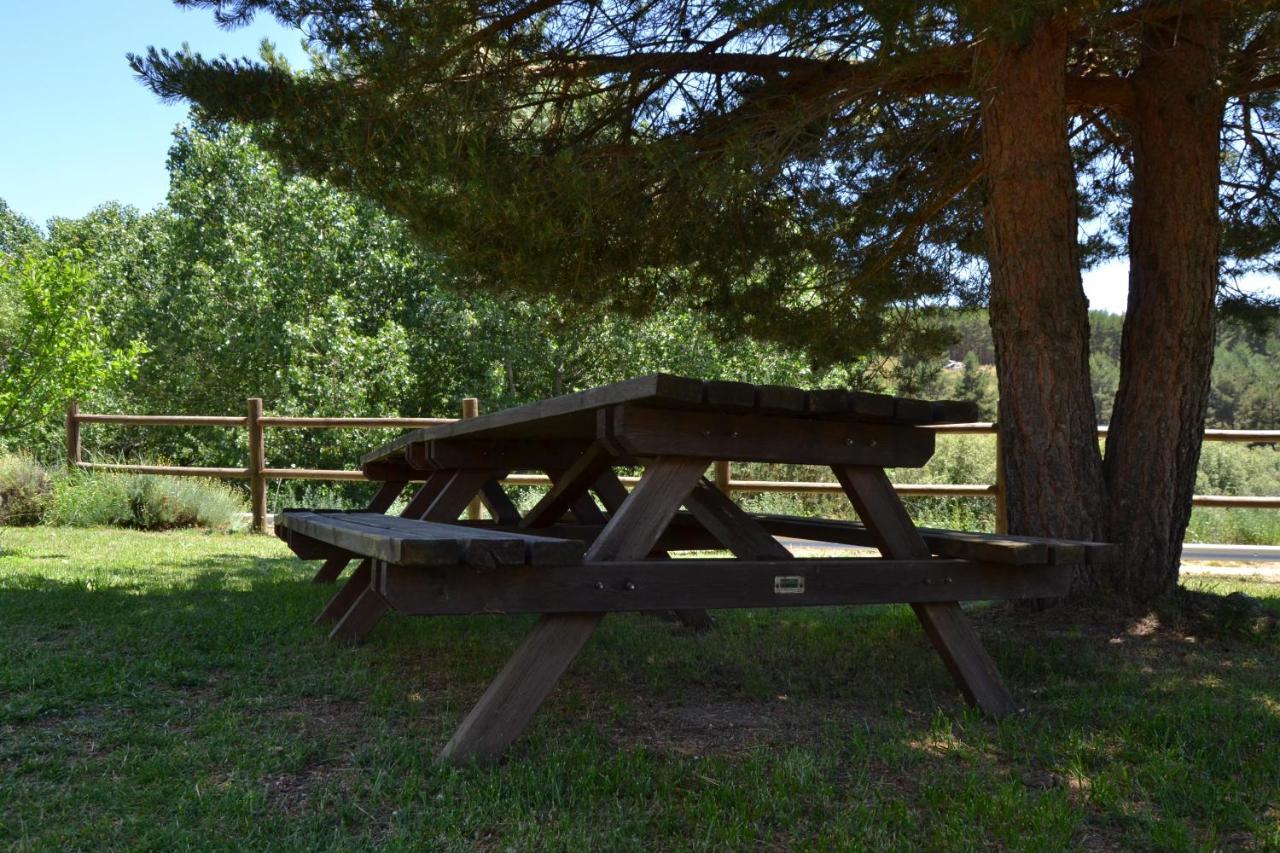 Hospedium Hostal Almanzor Navarredonda de Gredos Exterior photo