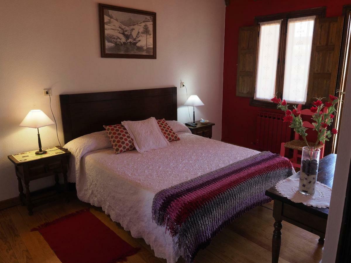 Hospedium Hostal Almanzor Navarredonda de Gredos Exterior photo